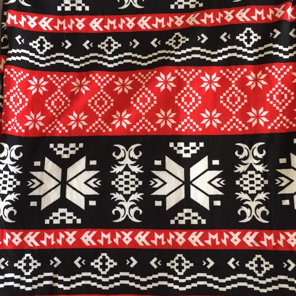 Buttery Soft Winter Print Leggings - Picture 3 of 3